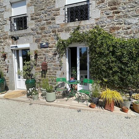 Ferienwohnung Chez Trotro Saint-Pierre-de-Plesguen Exterior foto