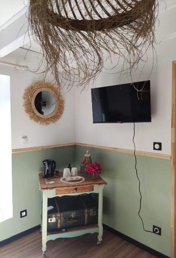 Ferienwohnung Chez Trotro Saint-Pierre-de-Plesguen Exterior foto